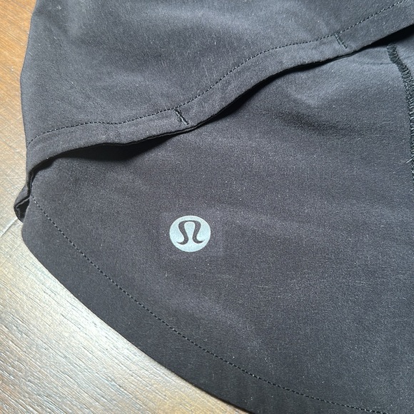 Lululemon Speed Up Shorts - Picture 3 of 7